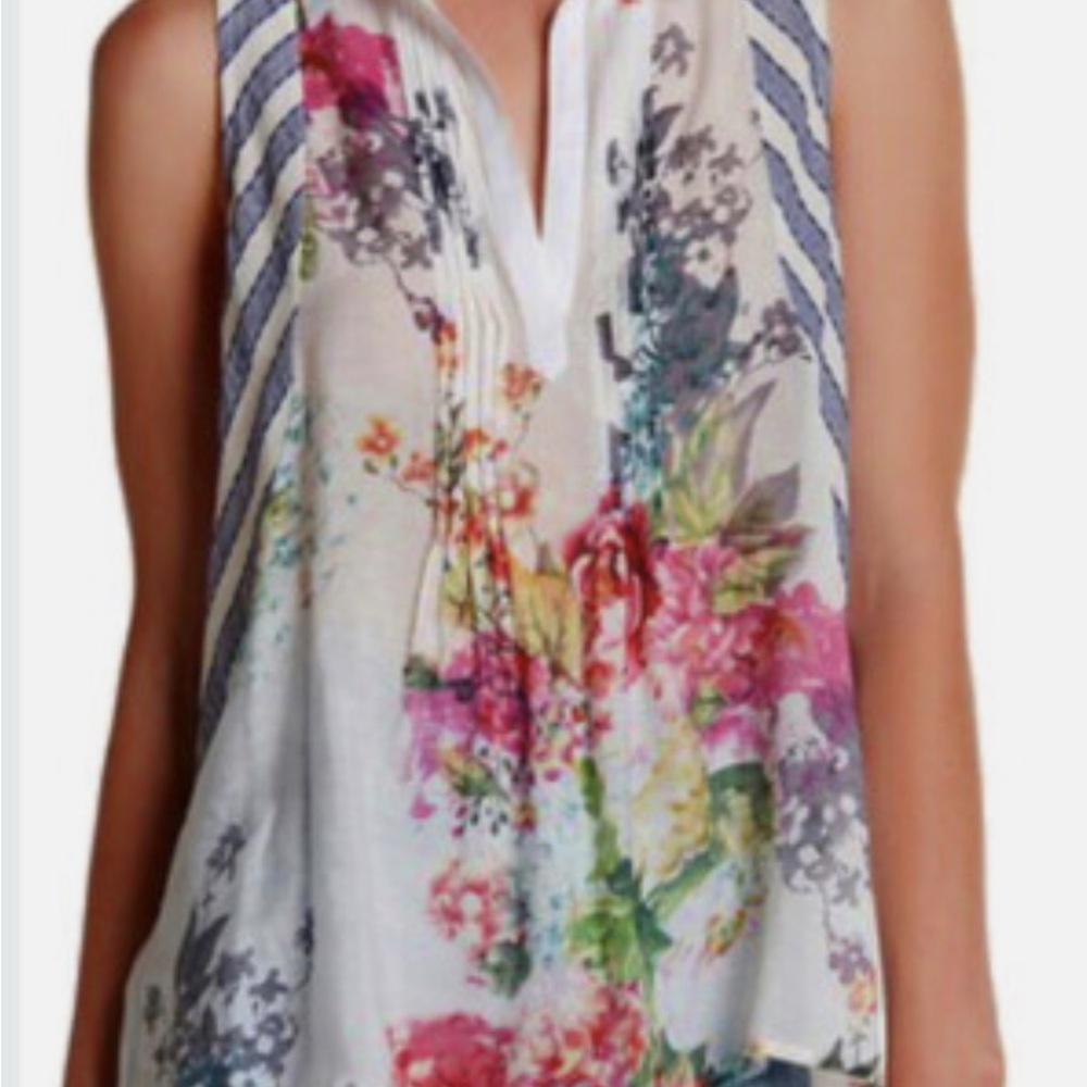 Floral Print Sleeveless Blouse